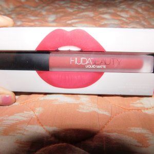 HUDA MATTE LIPSTICK